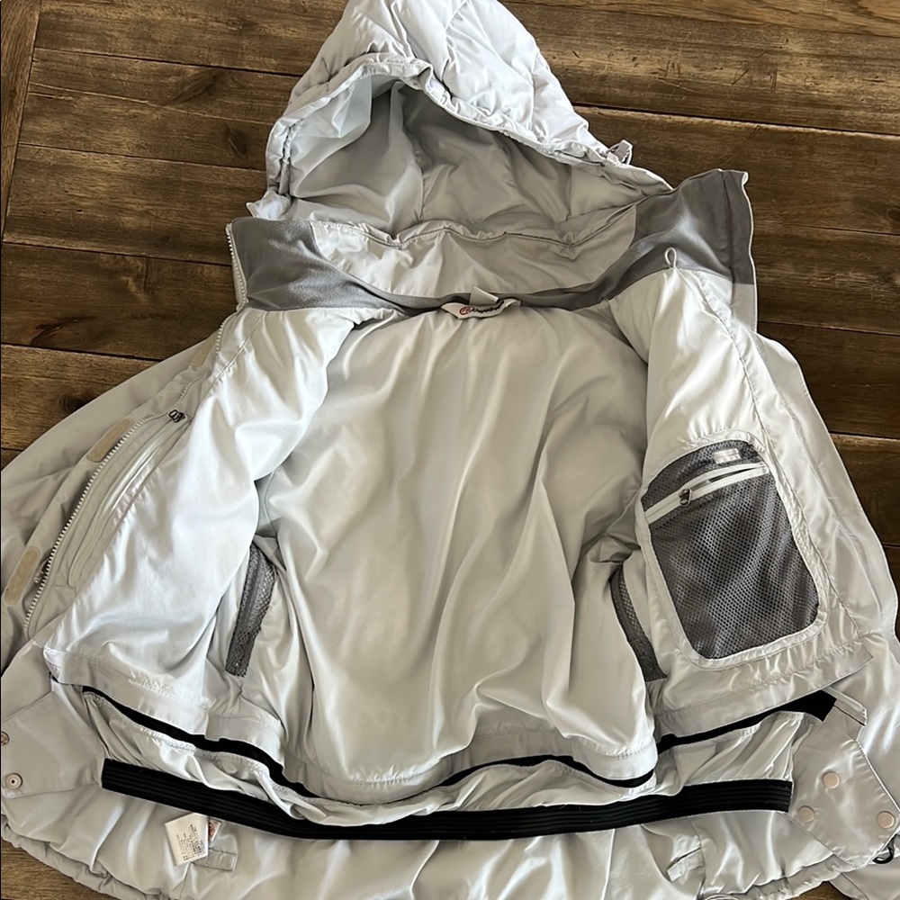 Cloudveil Down Jacket - Picture 6 of 16